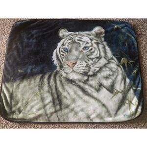 Wild Frontier White Tiger Plush Throw Blanket Blue Eyes‎ Animal Print 48x60 Soft